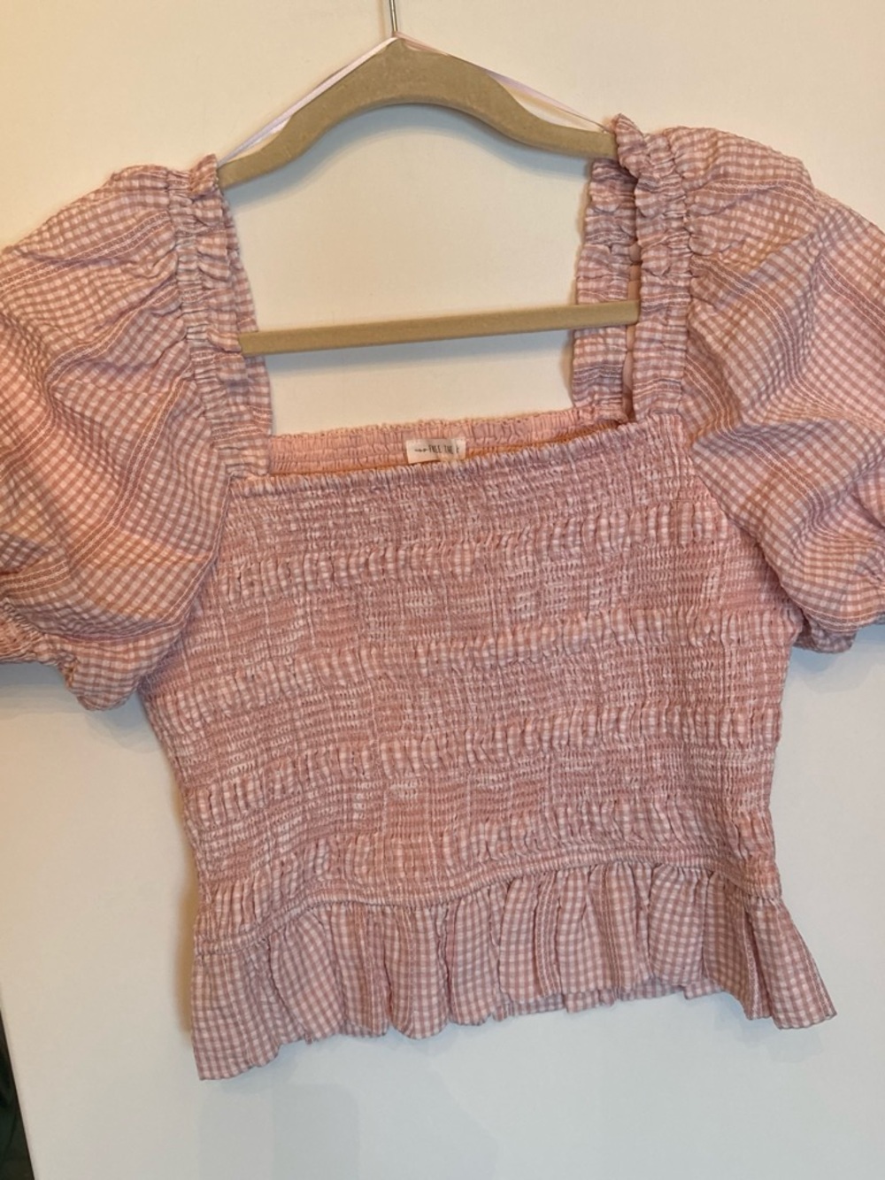 De Smocked Puff Sleeve Top in Light Pink